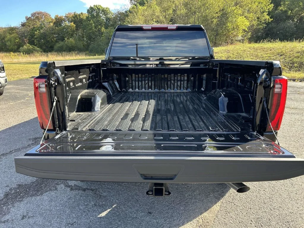 New 2026 Onyx Black GMC SLT image 11
