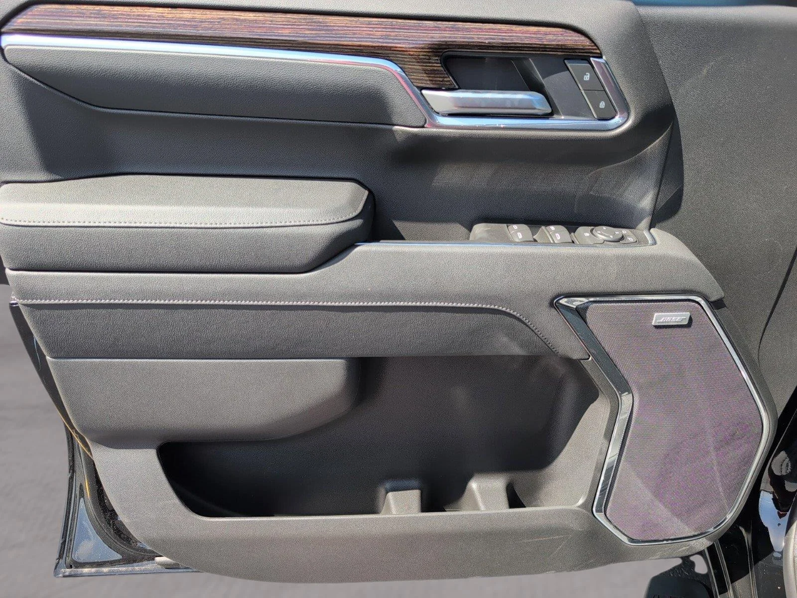 New 2026 Onyx Black GMC Elevation image 26