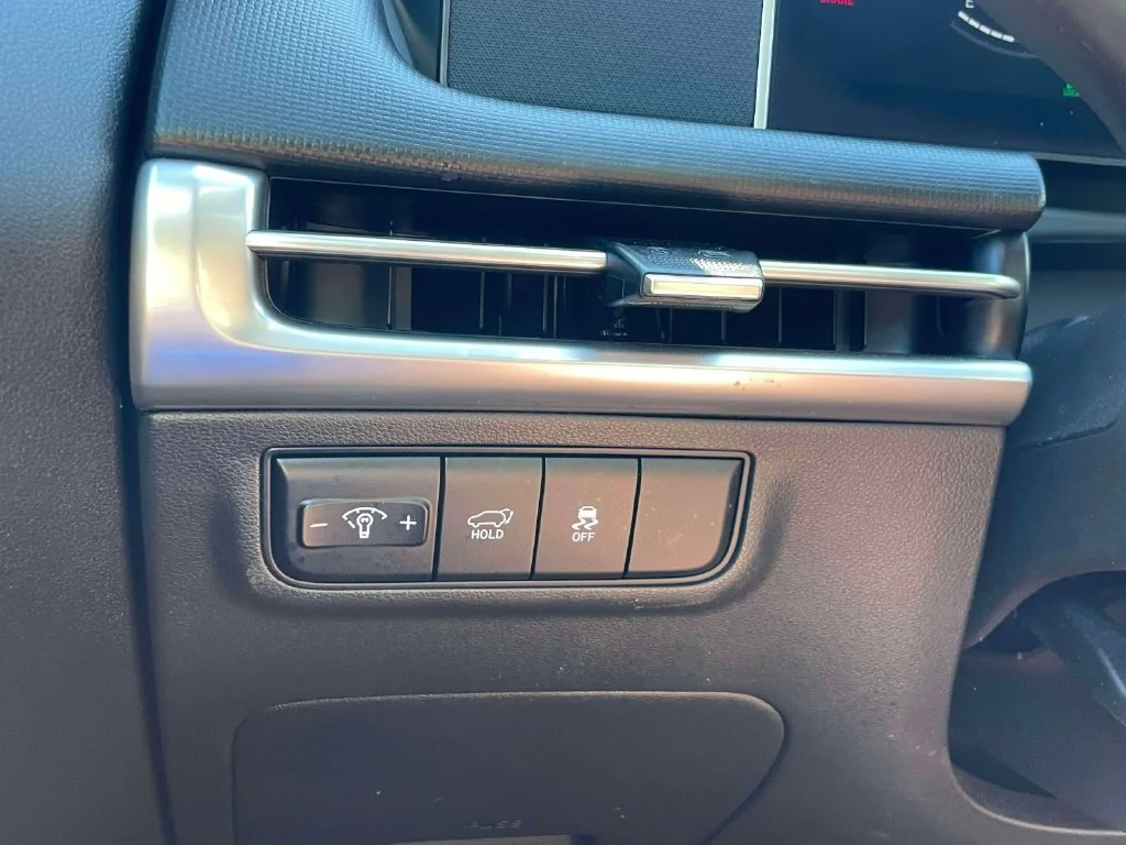 Certified Used 2025 Silver Hyundai SEL image 21
