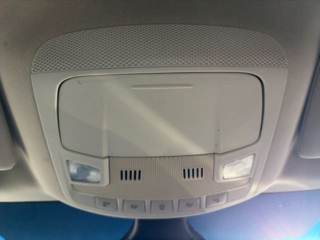 Used 2020 Blue Ford SE image 19