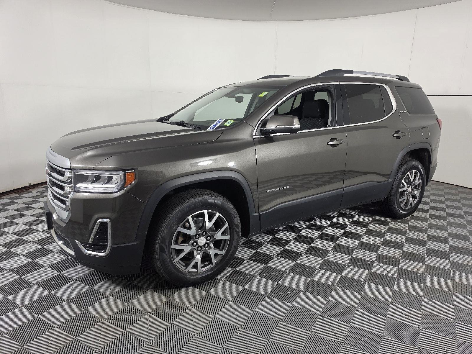 Used 2020 Smokey Quartz Metallic GMC SLE image 6