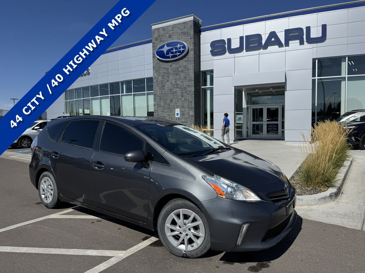2014 Toyota Prius v Five