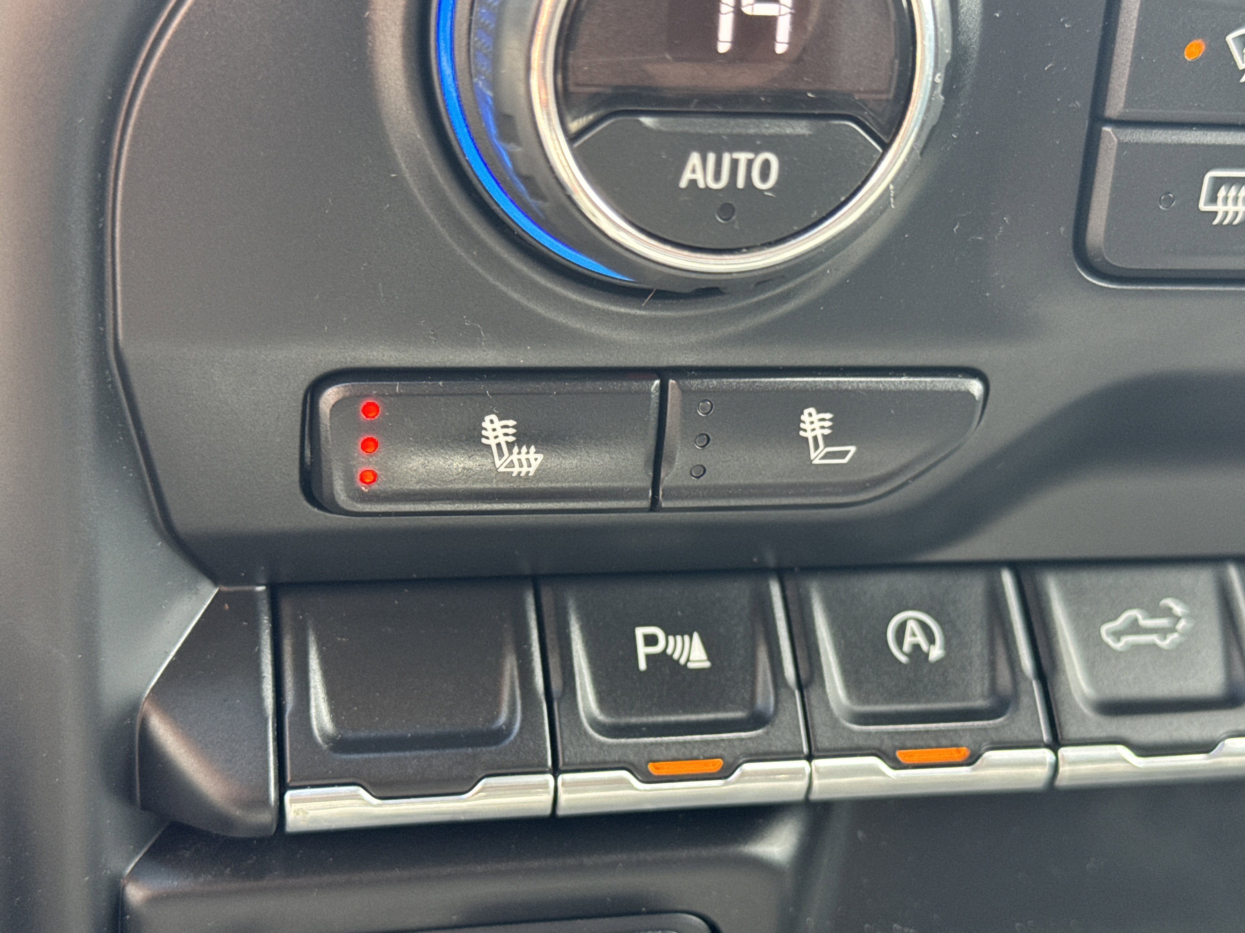 Used 2019 SILVER ICE METALLIC Chevrolet LT Trail Boss image 20