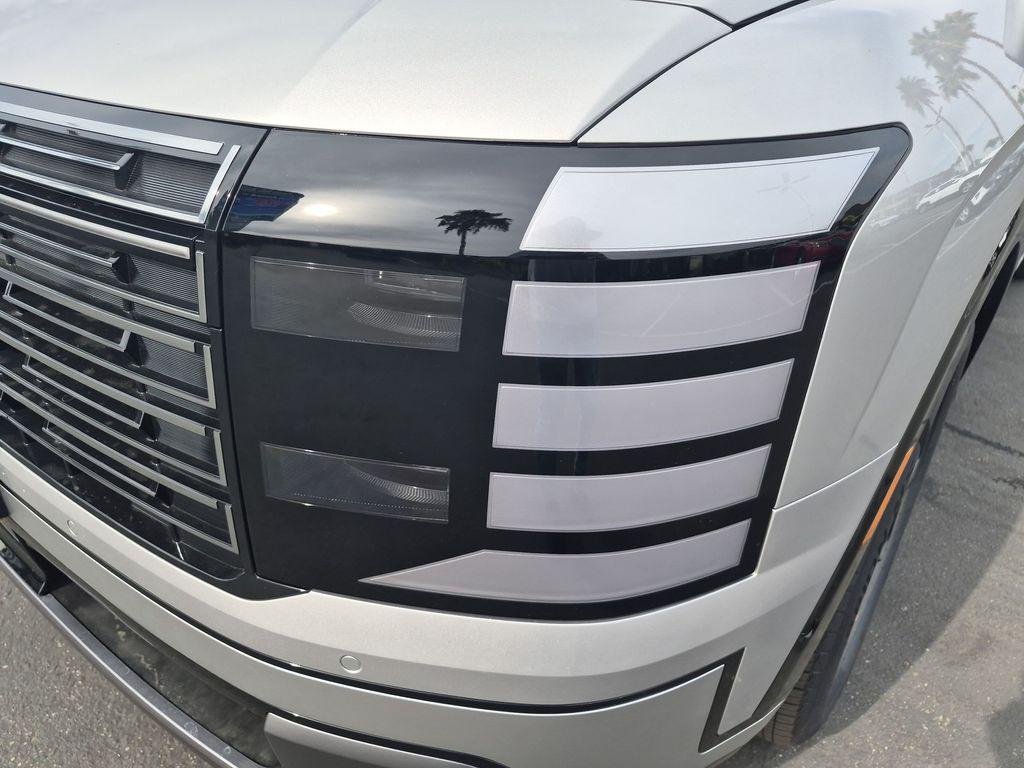 New 2027 Silver Hyundai Limited image 9