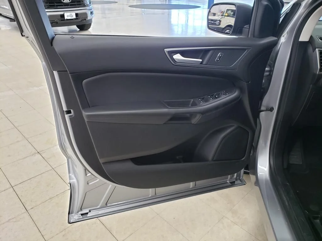 Certified Used 2024 Silver Metallic Ford SE image 11
