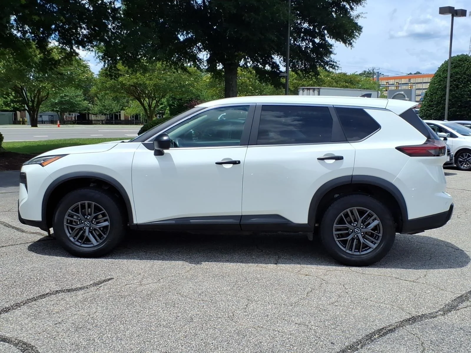 Used 2024 Glacier White Nissan S image 3