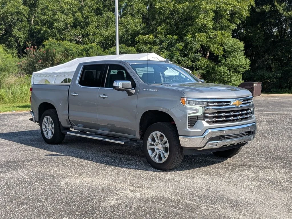 Used 2025 Gray Chevrolet LTZ image 7