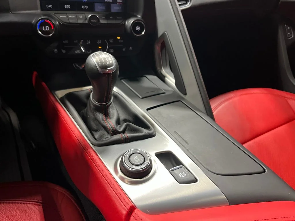 Used 2016 Arctic White Chevrolet Stingray image 33