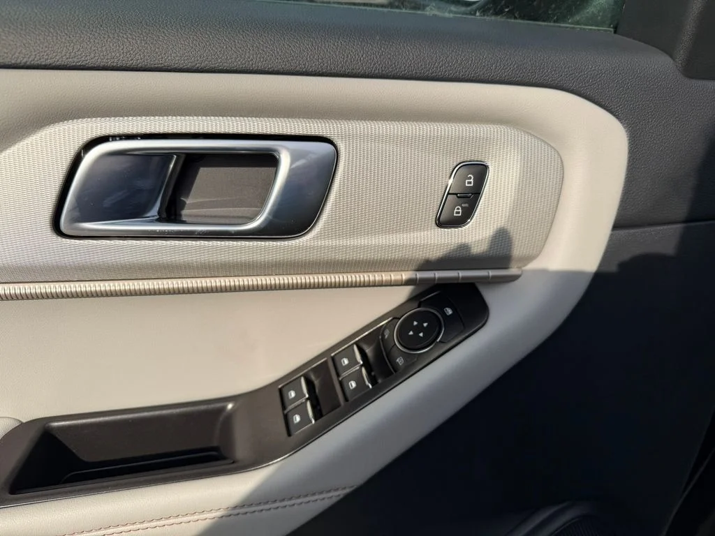 2026 Ford Explorer Active - Photo 18