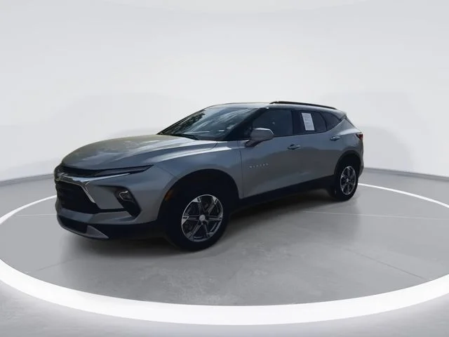 Used 2023 Gray Chevrolet LT image 5