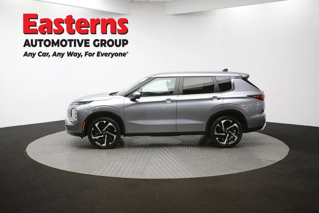Used 2024 Gray Mitsubishi SE image 59