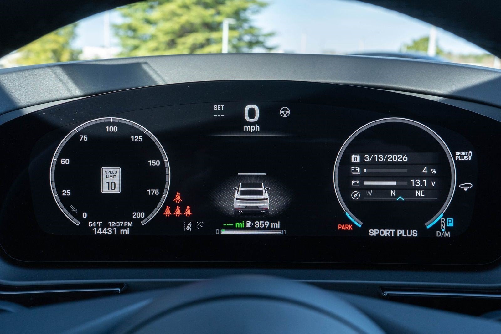 Used 2025 White Porsche S E-Hybrid Coupe image 26