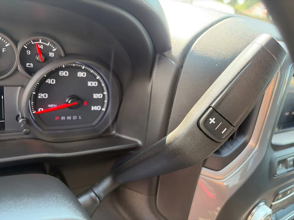Used 2021 Summit White GMC Base image 23