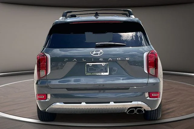 Used 2022 Gray Hyundai Calligraphy image 4