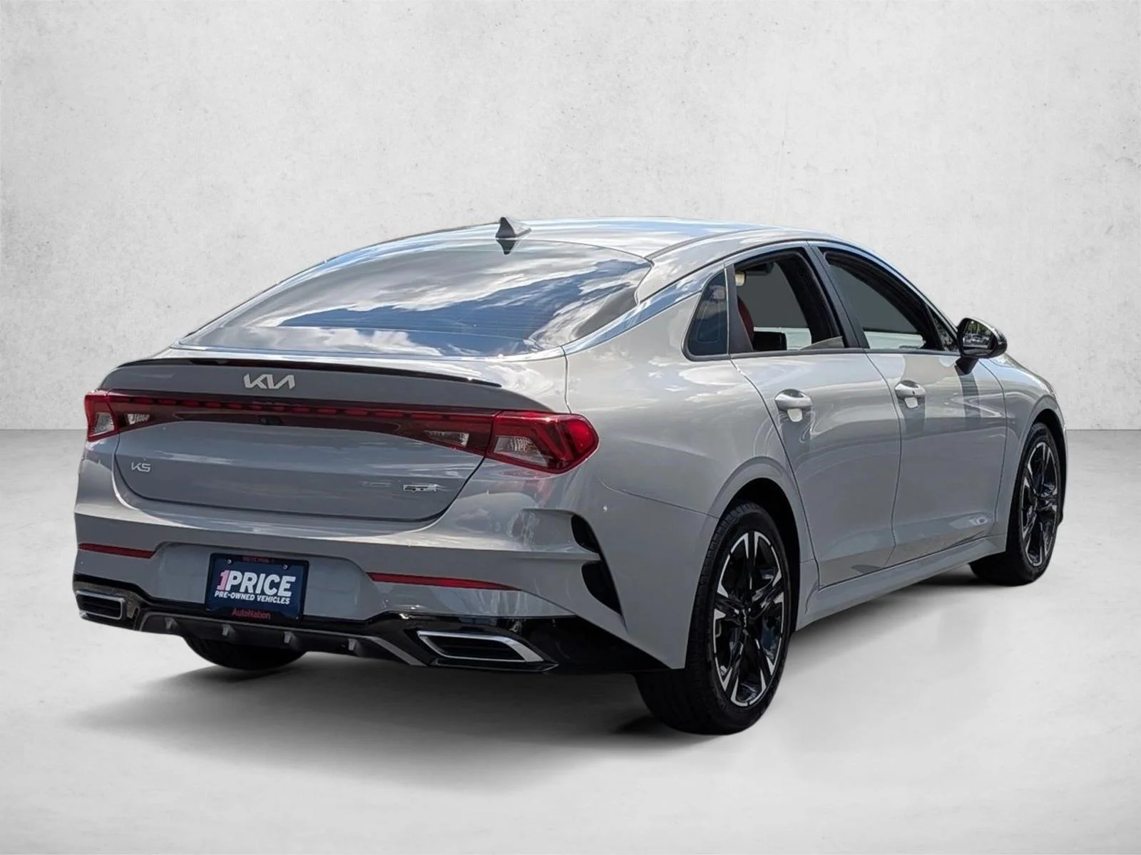 Used 2024 Wolf Gray Kia GT-Line image 5