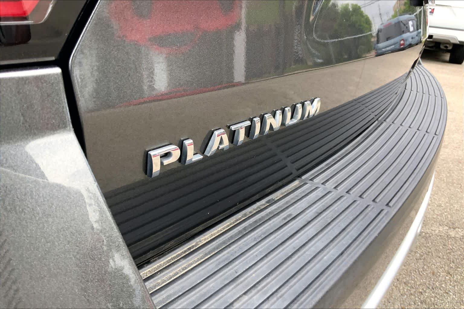 Used 2019 Magnetic Metallic Ford Platinum image 31