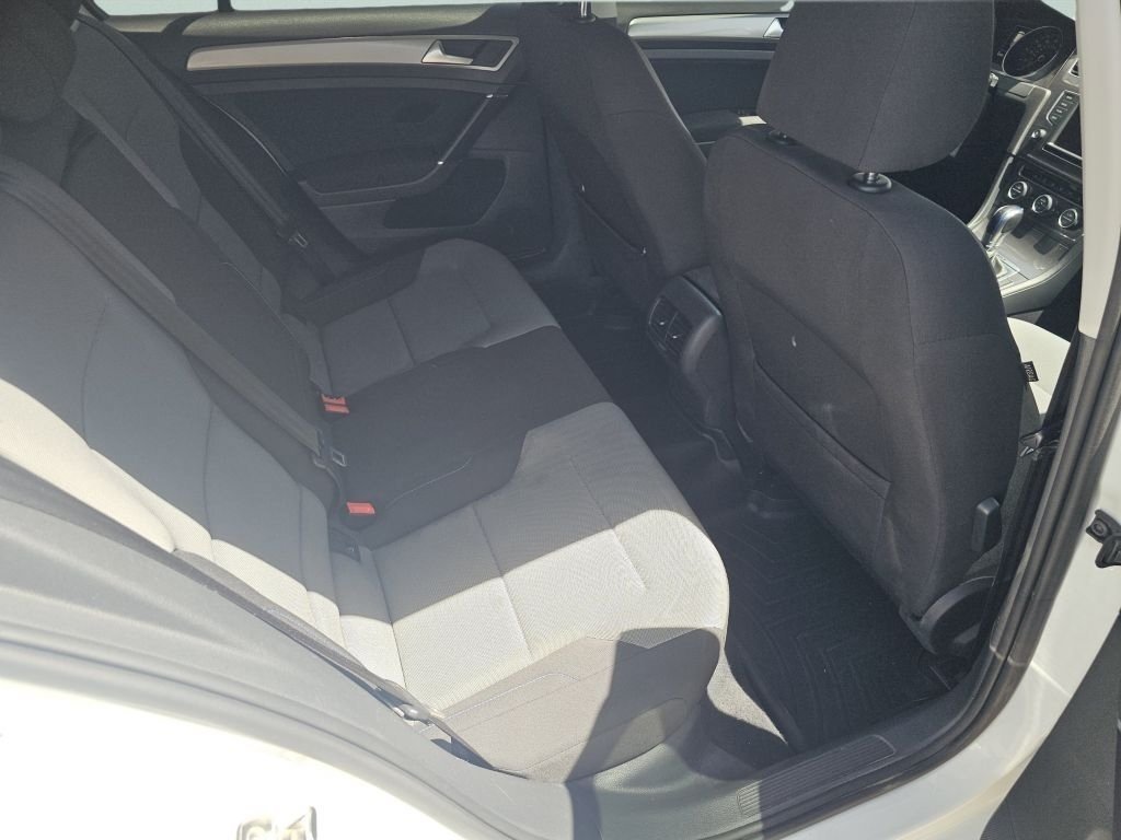 Used 2016 Pure White Volkswagen SE image 5