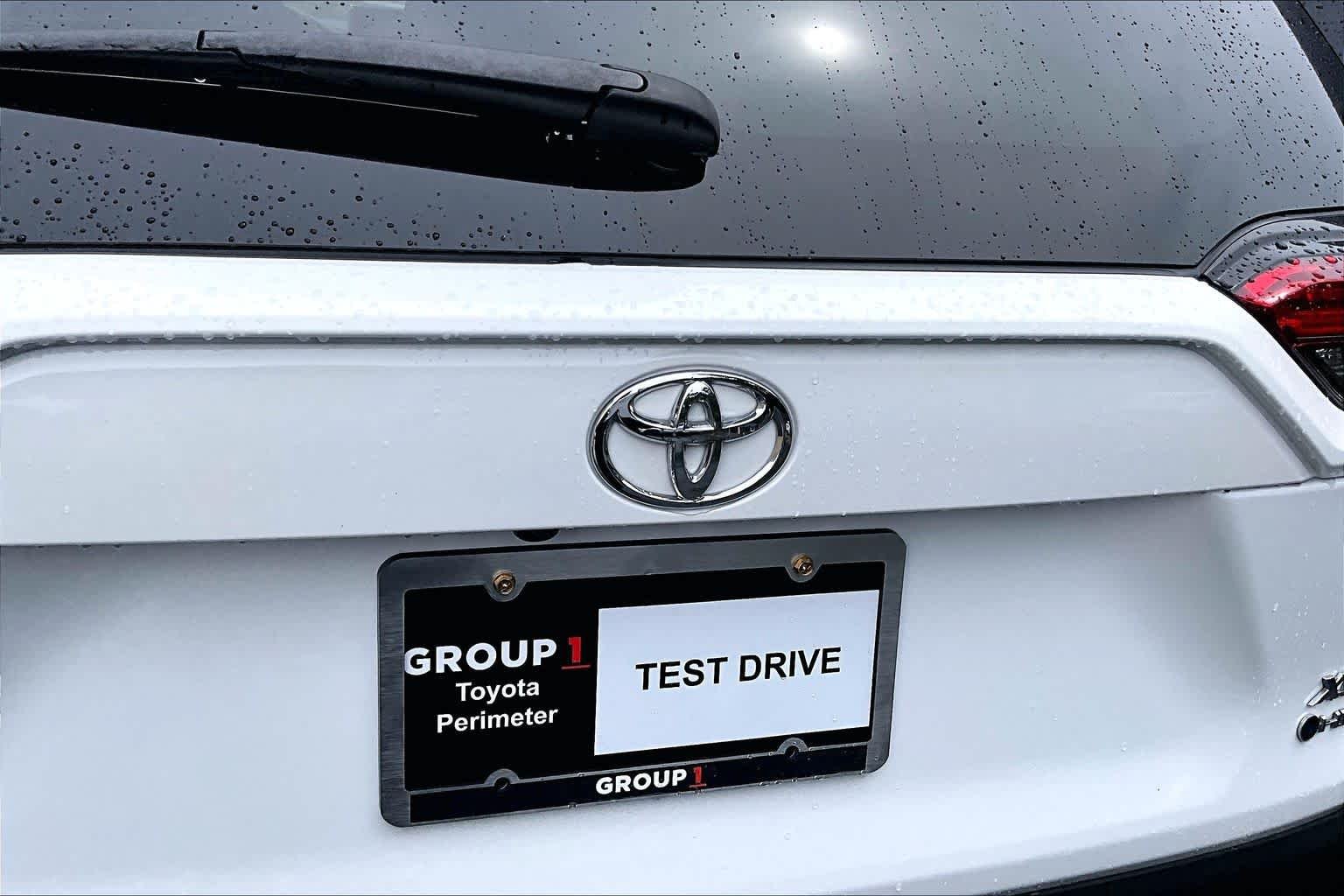Used 2025 Ice Cap Toyota Hybrid XLE image 31