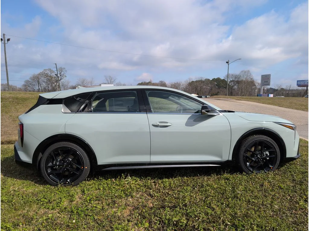 2026 Kia K4 GT-Line Turbo - Photo 6
