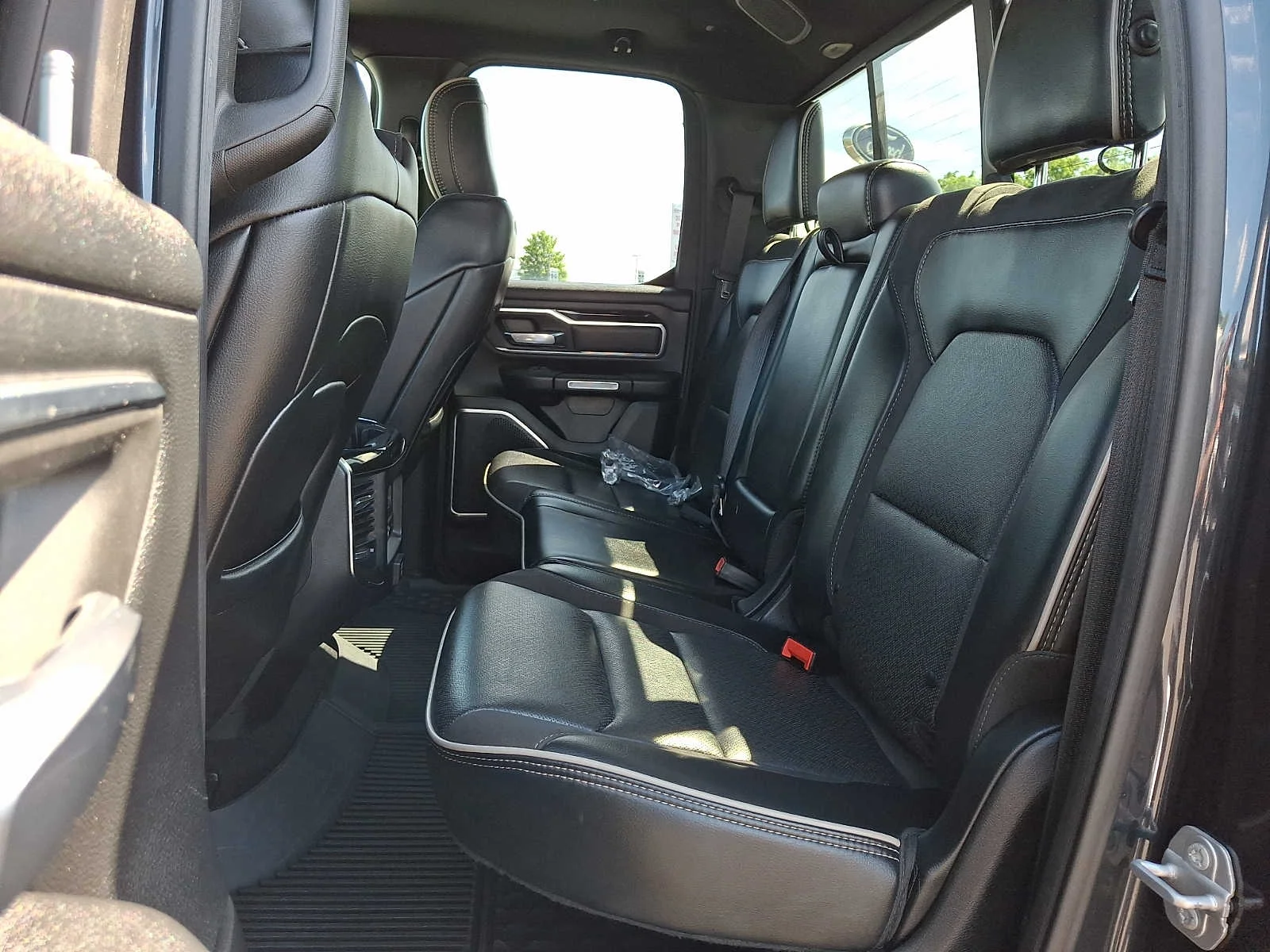 Used 2019 Maximum Steel Metallic Clearcoat Ram Laramie image 10