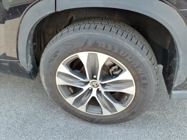 Used 2022 Brown Toyota XLE image 18