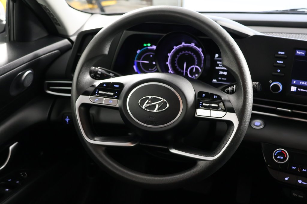 Used 2023 White Hyundai Blue image 10