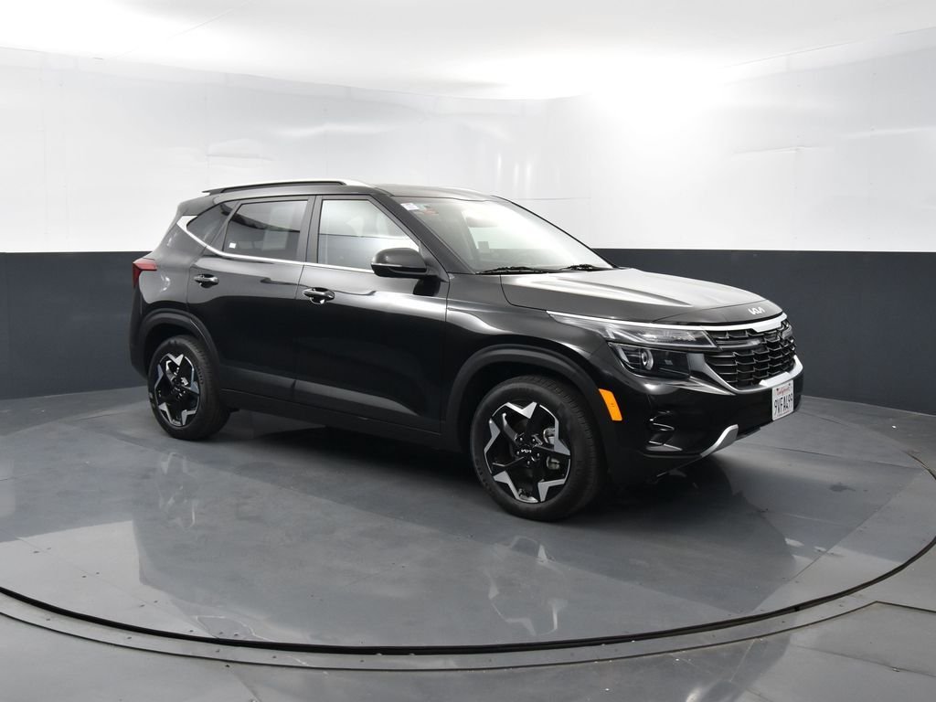 Certified Used 2025 Fusion Black Kia EX image 3