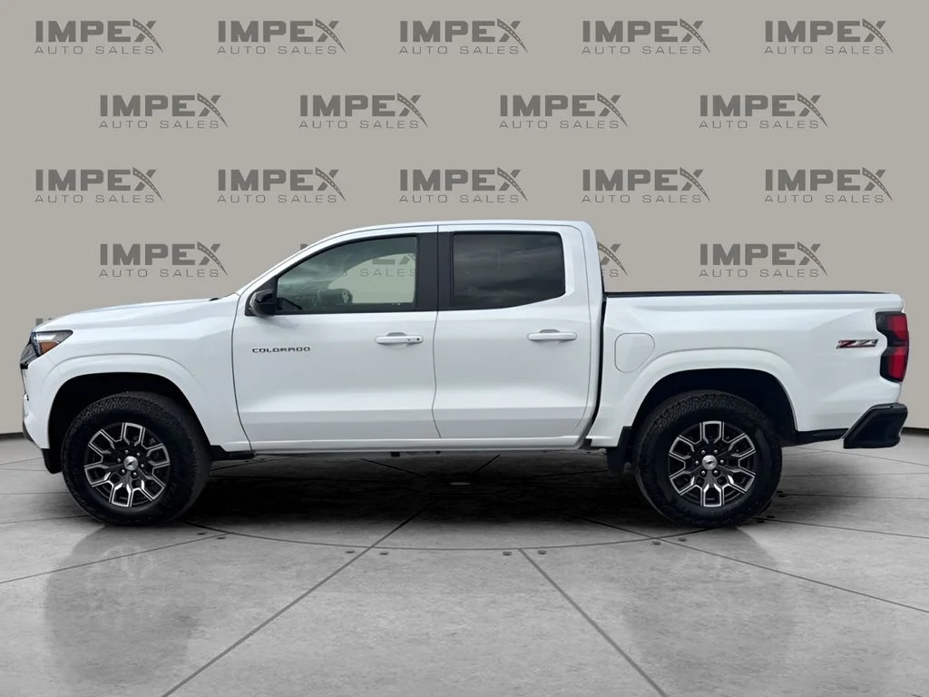 Used 2024 White Chevrolet Z71 image 2