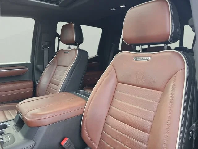 Used 2025 Onyx Black GMC Denali Ultimate image 16