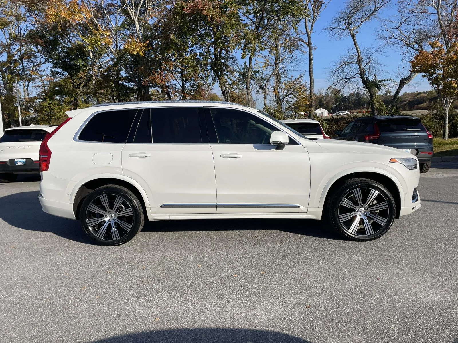 Used 2025 Crystal White Metallic Volvo Plus image 29