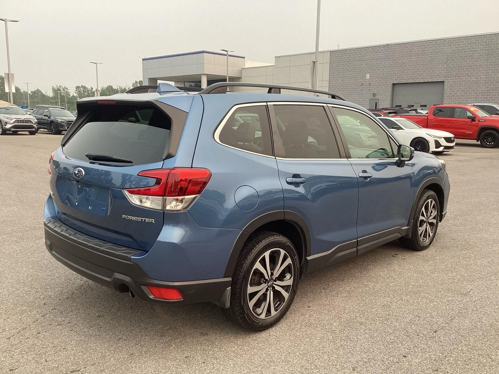 Used 2020 Horizon Blue Pearl Subaru Limited image 21