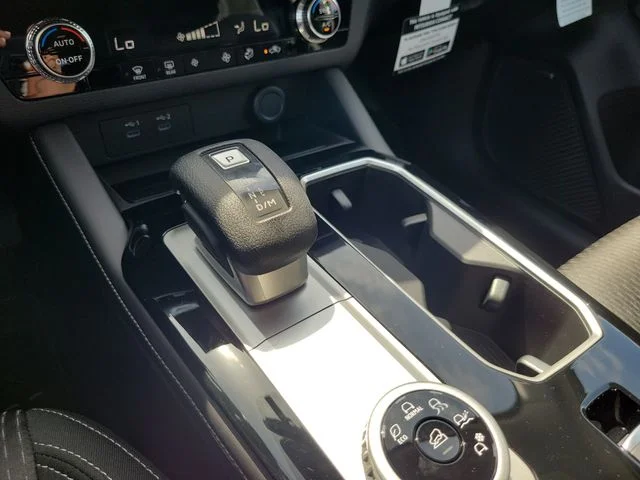 Used 2026 Silver Mitsubishi ES image 24