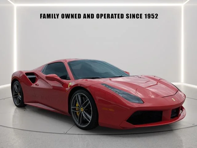 Used 2018  Ferrari Base image 7
