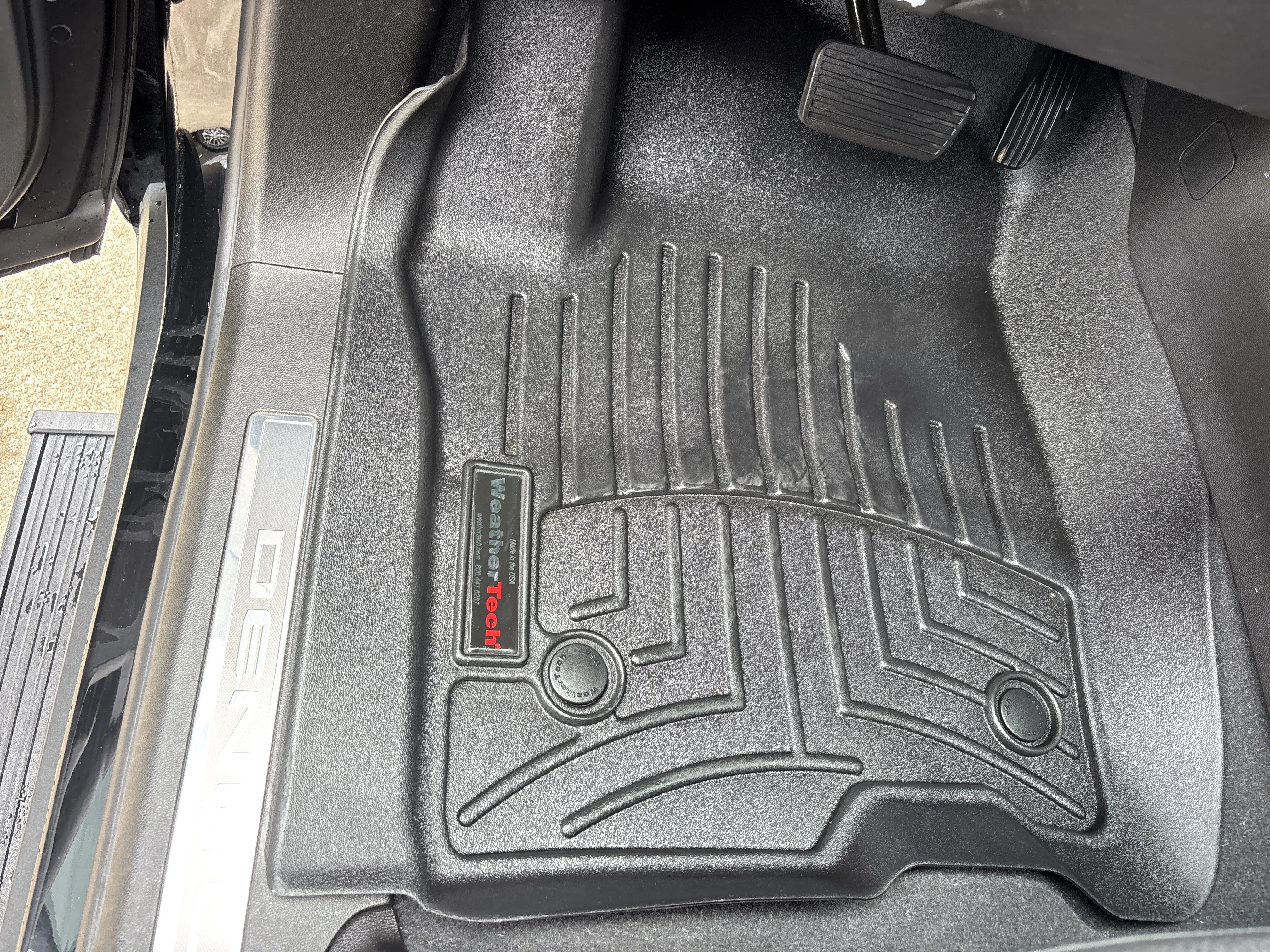 Used 2022 Onyx Black GMC Denali 4WD image 31