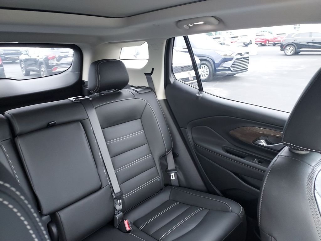 Used 2022 White GMC Denali image 14