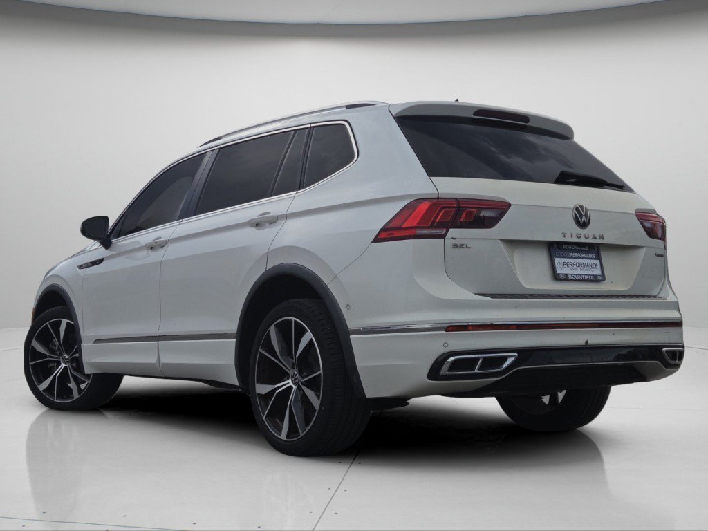 Certified Used 2022  Volkswagen 2.0T SEL R-Line image 25