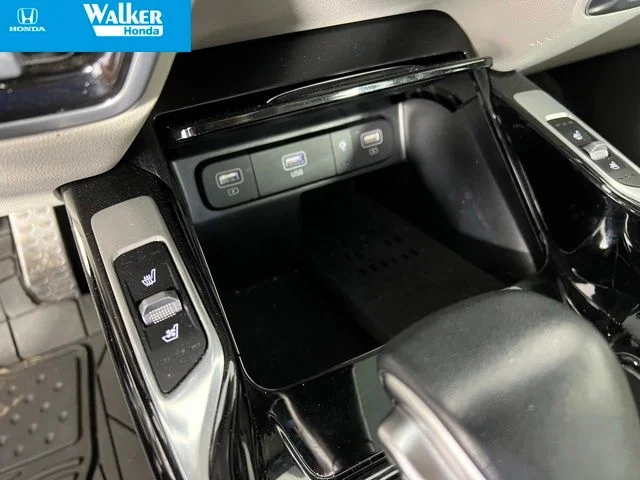 Used 2023 White Kia SX-Prestige image 26