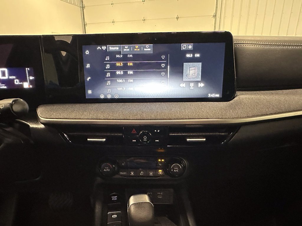 Used 2026  Nissan SV image 33