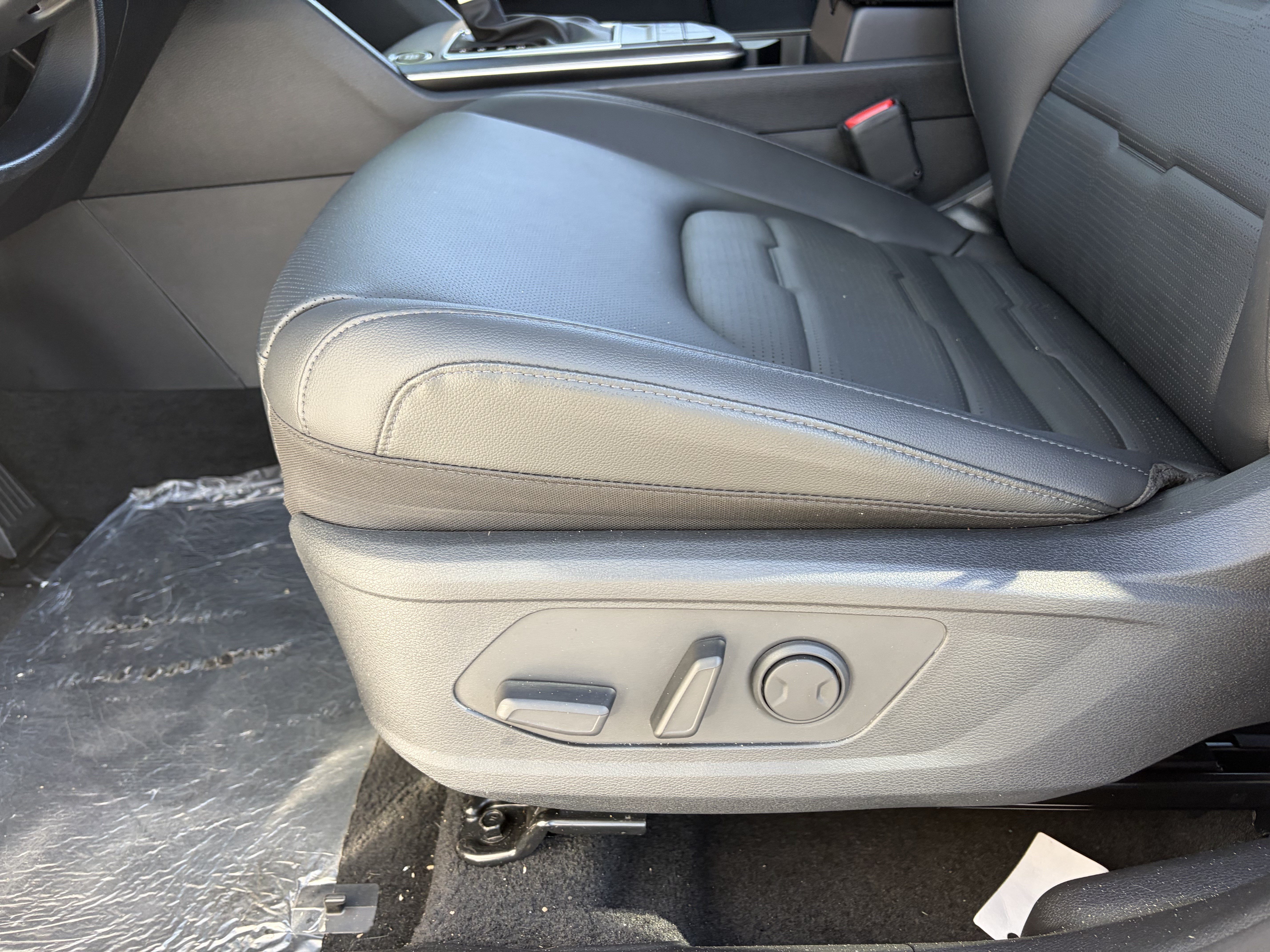 New 2026 Glacial White Pearl Kia SX Prestige image 19