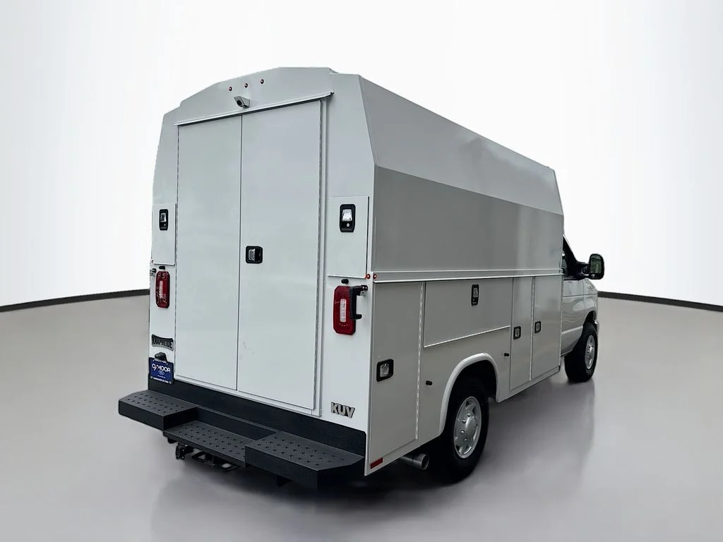 New 2026 Oxford White Ford E-350 SRW image 7