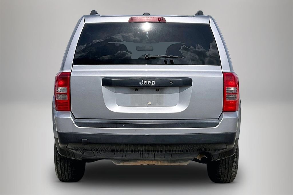 Used 2016 Maximum Steel Metallic Jeep Sport image 6