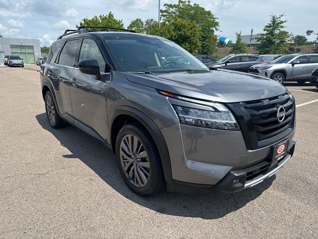 Used 2023 Gray Nissan SL image 13