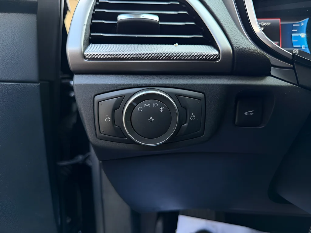 Used 2020 Black Ford SE image 10