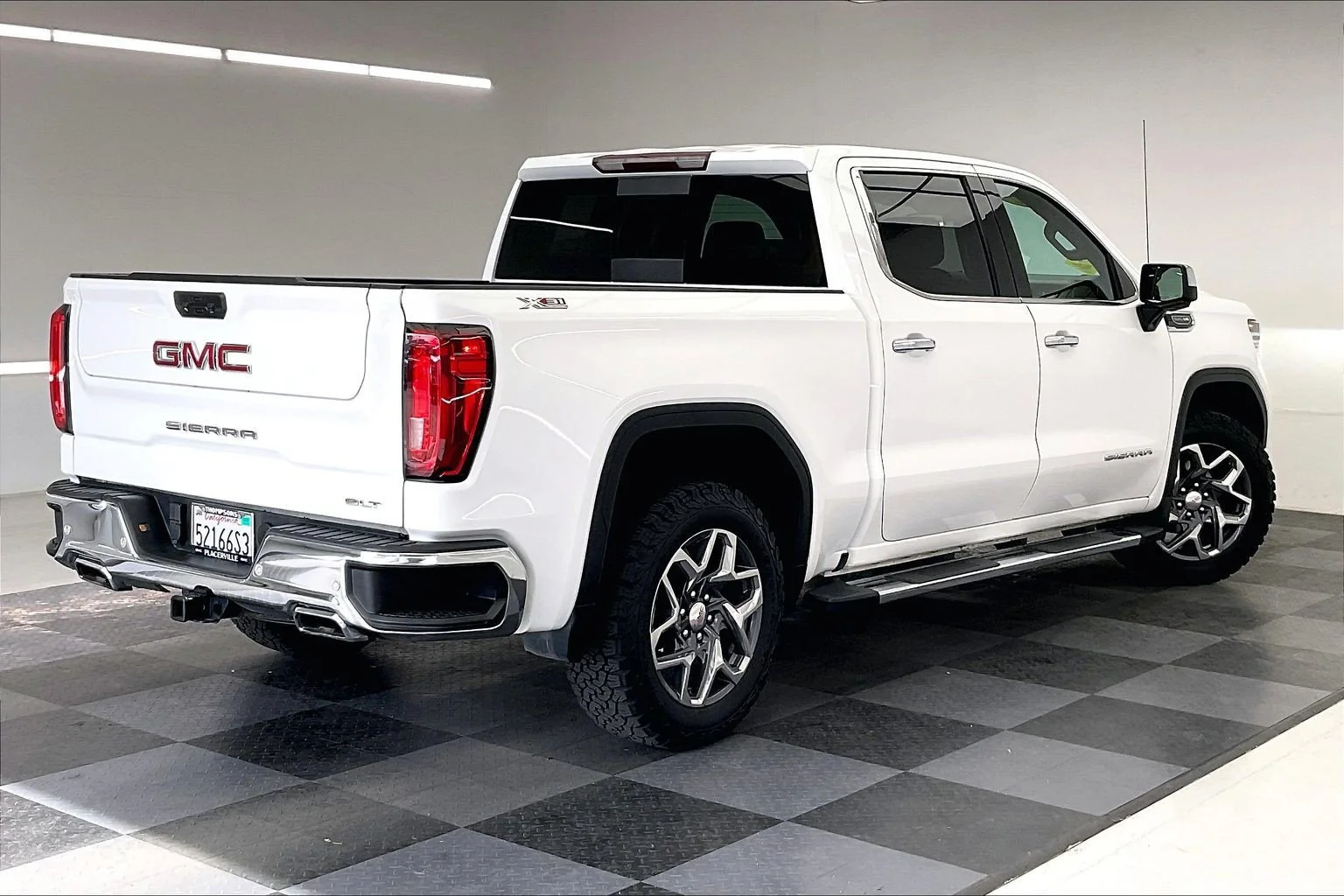 Used 2022 Summit White GMC SLT image 13