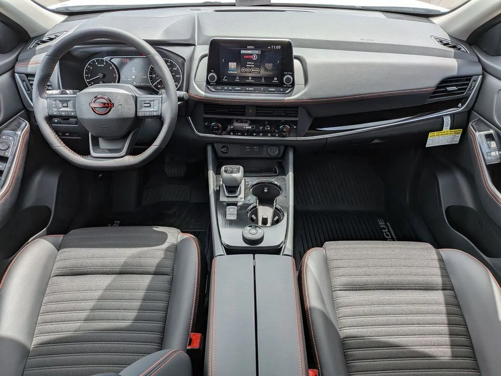 New 2026 Everest White Pearl TriCoat Nissan Rock Creek® image 17
