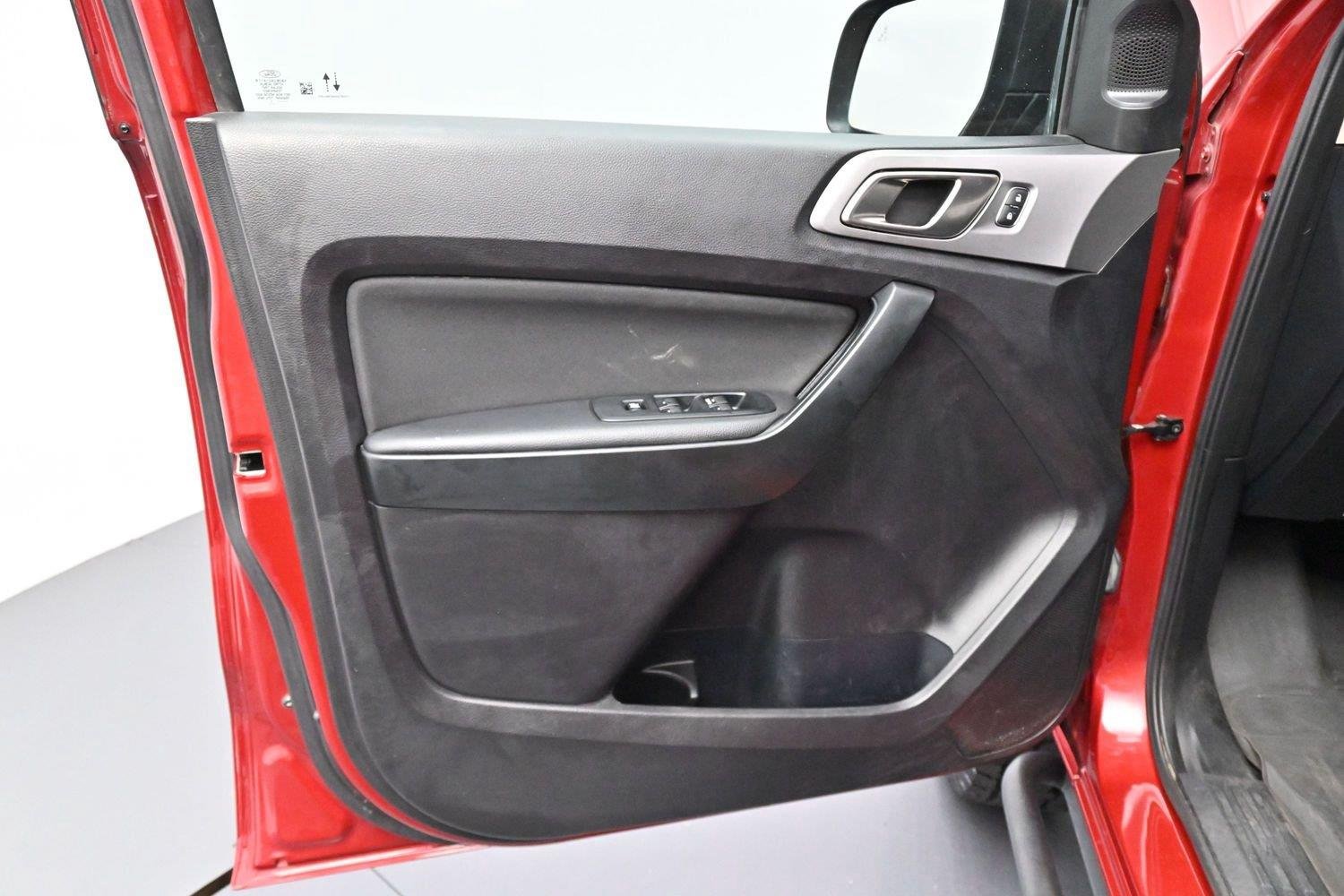 Used 2021 Rapid Red Metallic Tinted Clearcoat Ford XLT image 9