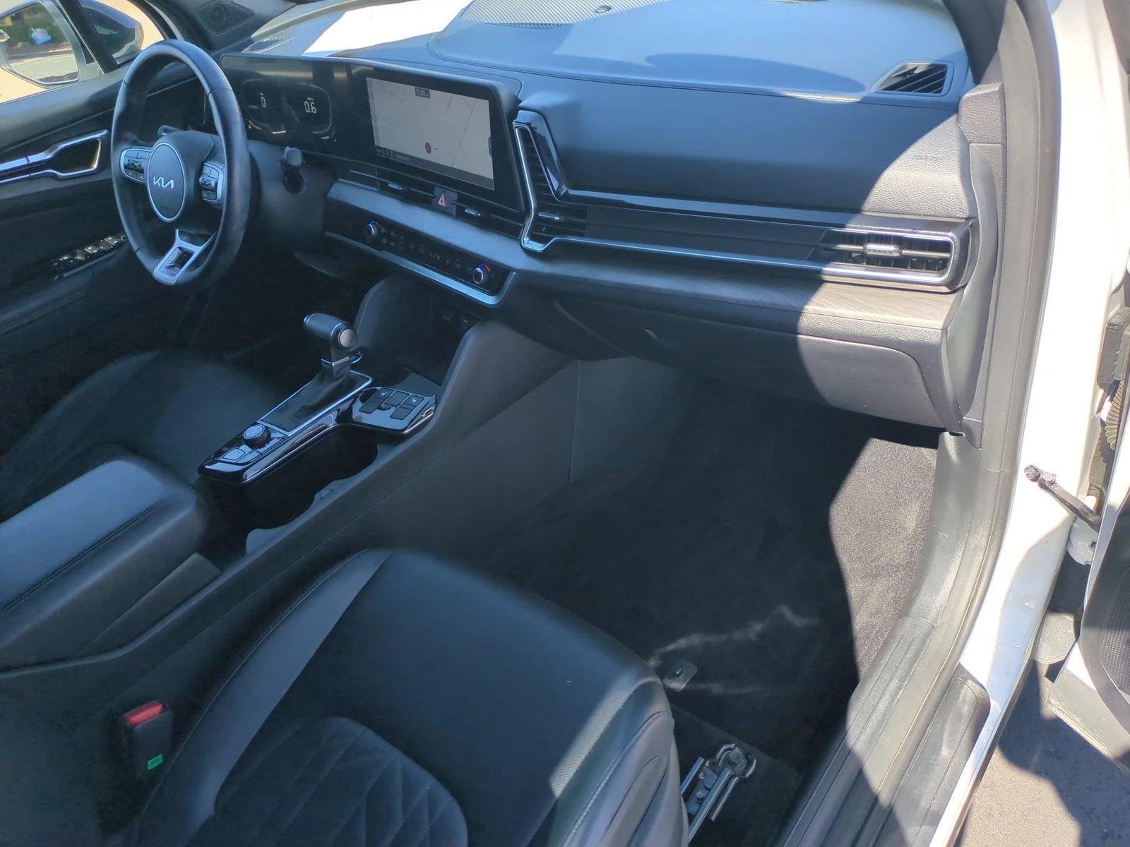 Used 2024 Glacial White Pearl Kia X-Line image 40