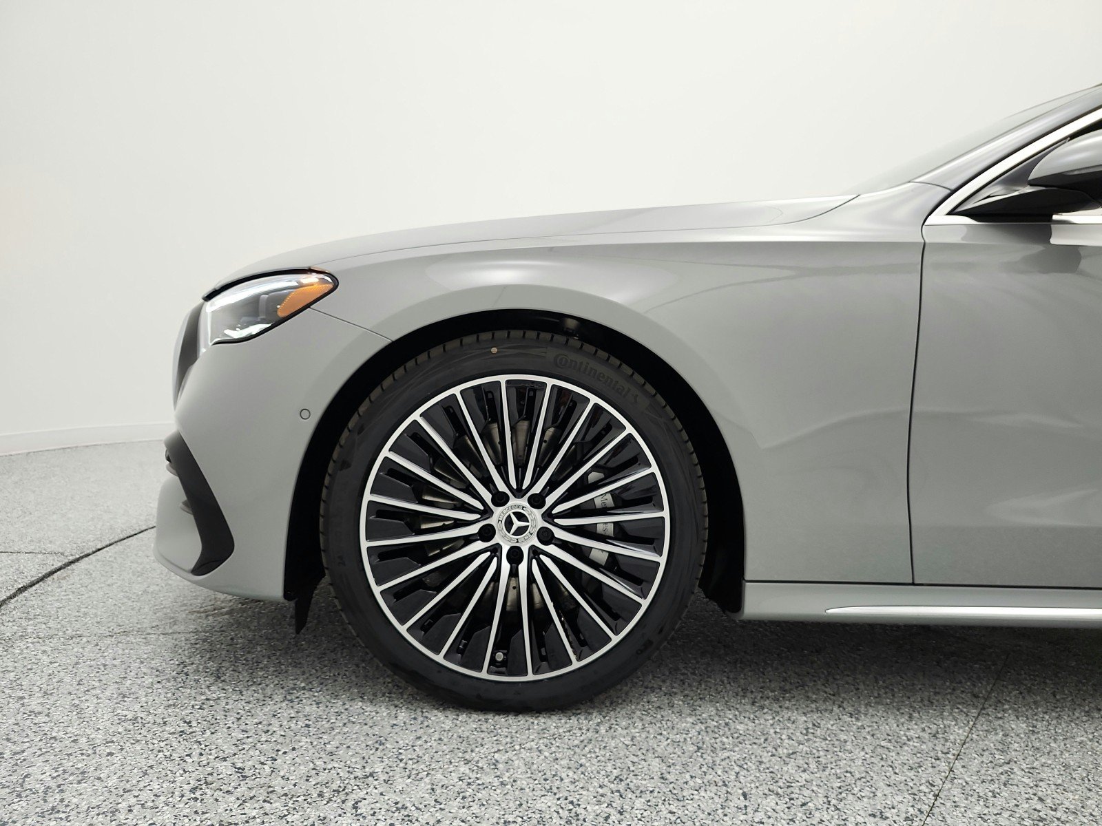 New 2026 MANUFAKTUR Alpine Grey Mercedes-Benz E 450 4MATIC® Sedan image 13