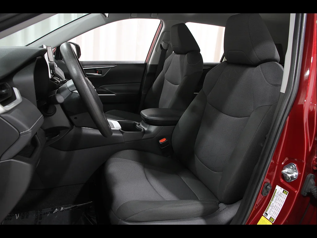 Used 2025 Ruby Flare Pearl Toyota XLE image 5