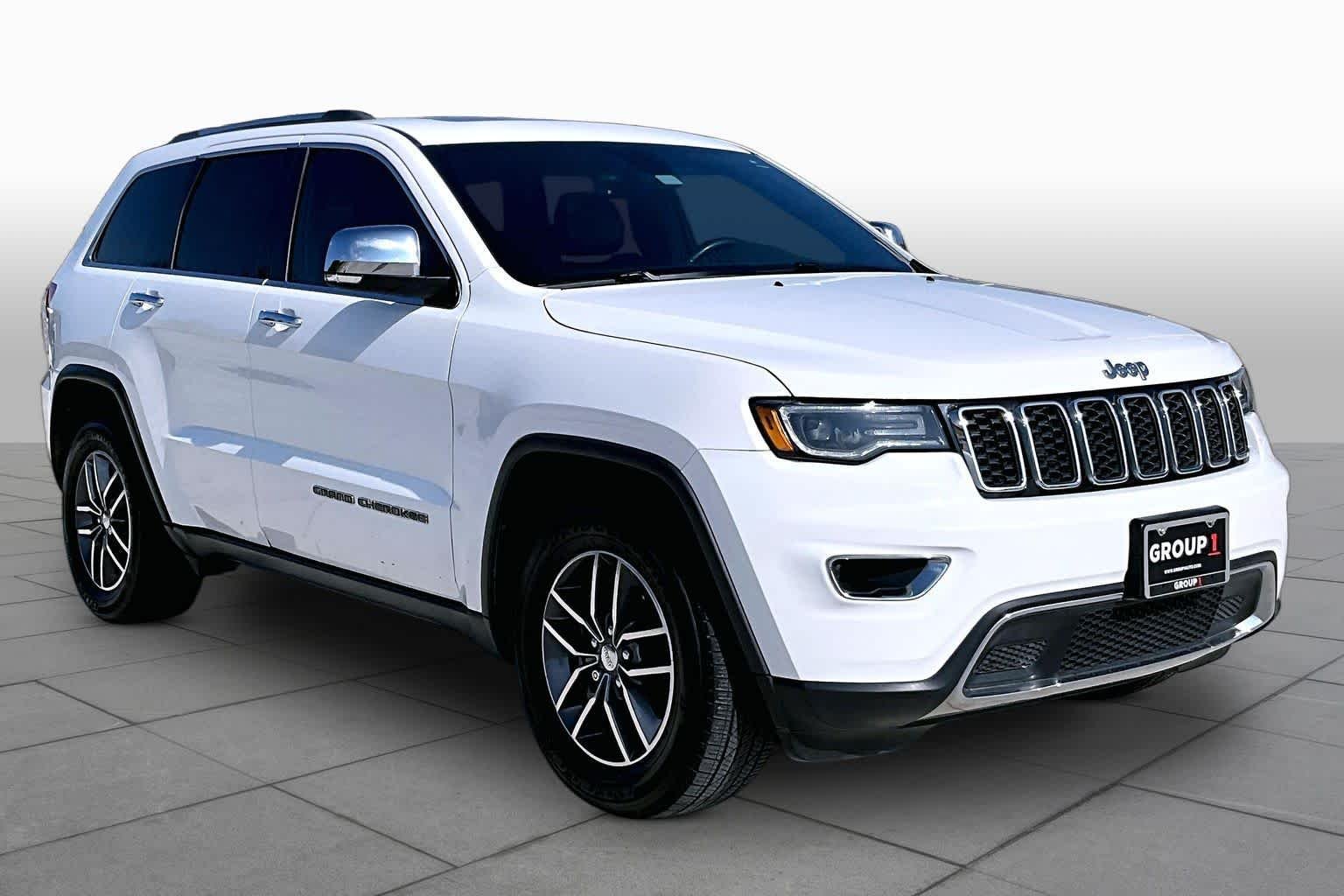 Used 2018 Bright White Clear Coat Jeep Limited image 3